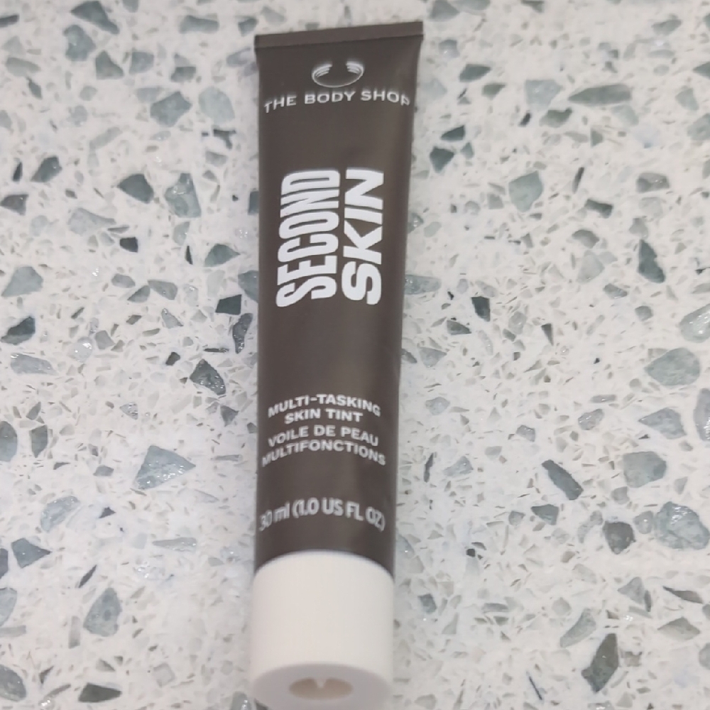 The Body Shop Second Skin Tint in Deep 1C